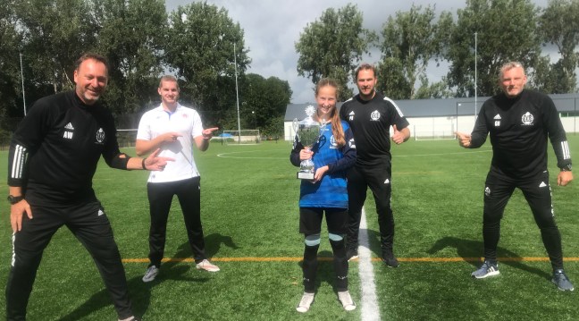 Nikia van Middendorp